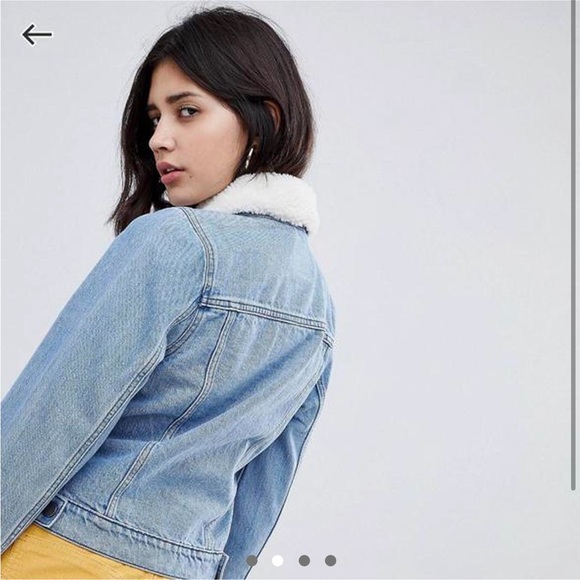 ASOS denim jacket with white fleece collar detail  
US 2 / UK 6 - Picture 2 of 4